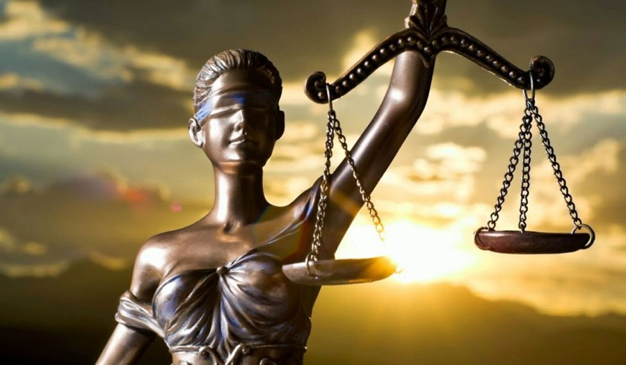 Mengangkat-Advokat-Sesuai-UU-Advokat